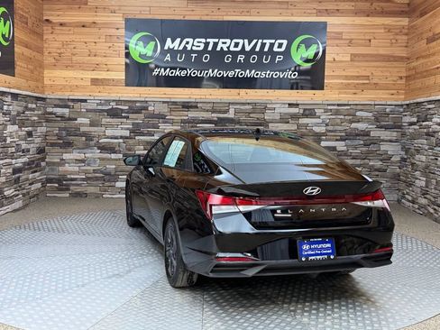 Used 2023 Hyundai Elantra SEL FWD image 15