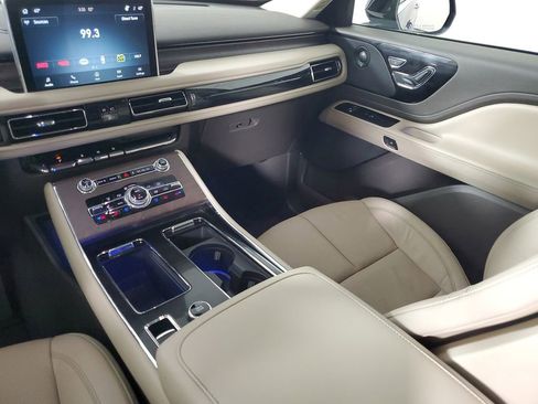 Used 2023 Lincoln Aviator Reserve w/ Equipment Group 201A image 16