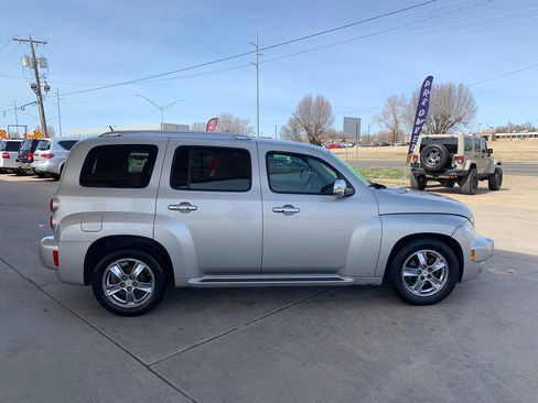 Used 2008 Chevrolet HHR LT image 8
