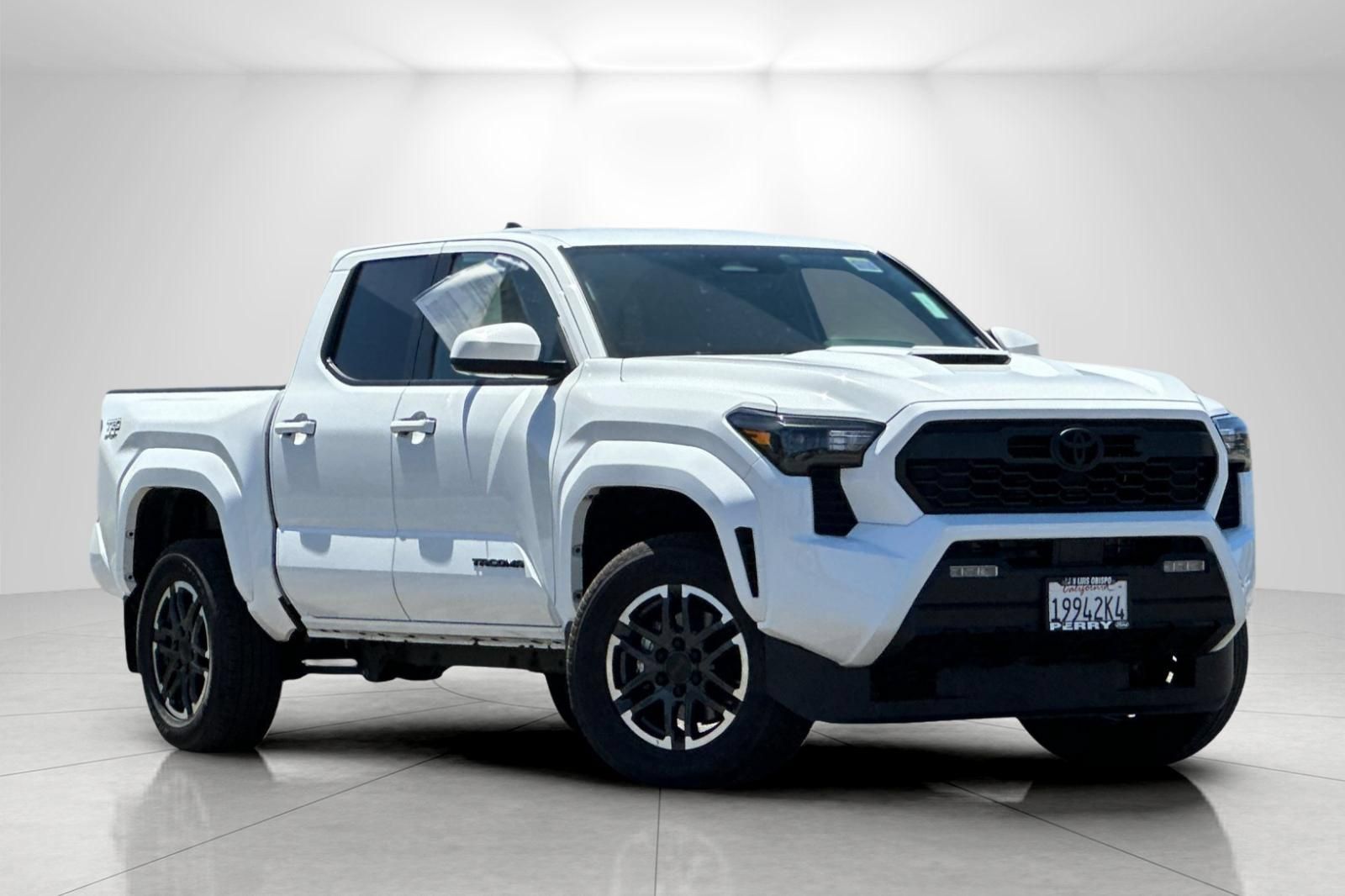 Used 2025 Toyota Tacoma TRD Sport AWD/4WD image 1