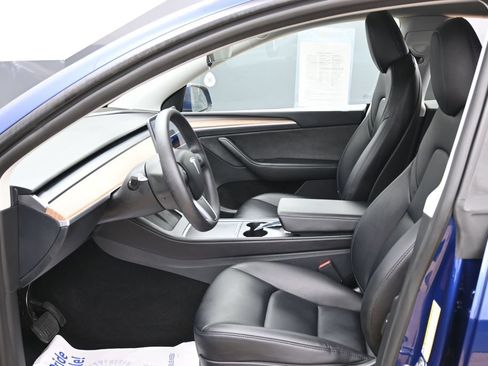 Used 2025 Tesla Model Y Long Range RWD image 15