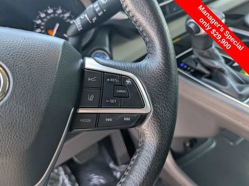 Used 2021 Toyota Sienna XLE w/ XLE Plus Package AWD/4WD image 16