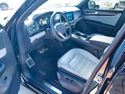 Certified 2024 Volkswagen Atlas Cross Sport SEL R-Line image 18