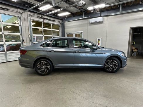 Used 2019 Volkswagen Jetta SEL Premium FWD image 6