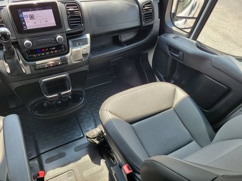 Used 2025 RAM ProMaster 2500 w/ Convenience Group FWD image 12