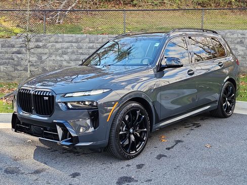 Used 2026 BMW X7 M60i image 1