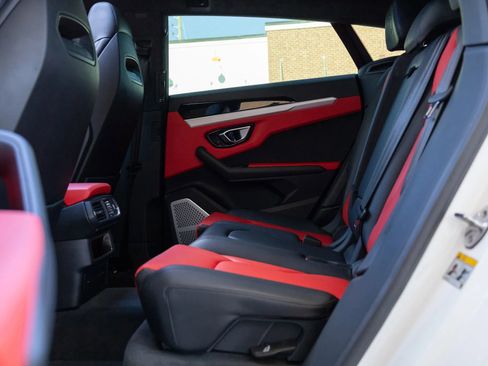 Used 2019 Lamborghini Urus image 55