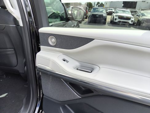 New 2026 Lincoln Navigator Reserve image 28