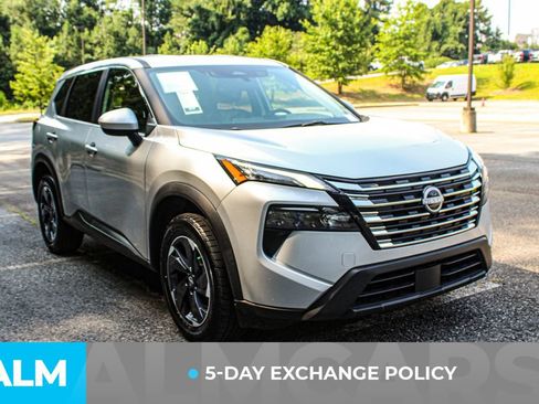 Used 2025 Nissan Rogue SV FWD image 4