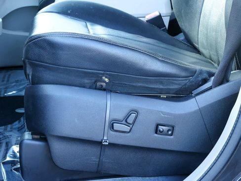 Used 2014 Chrysler Town & Country Touring FWD image 26