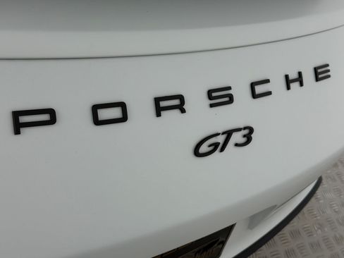 Certified 2018 Porsche 911 GT3 RWD image 34