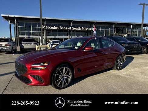 Used 2023 Genesis G70 2.0T image 1