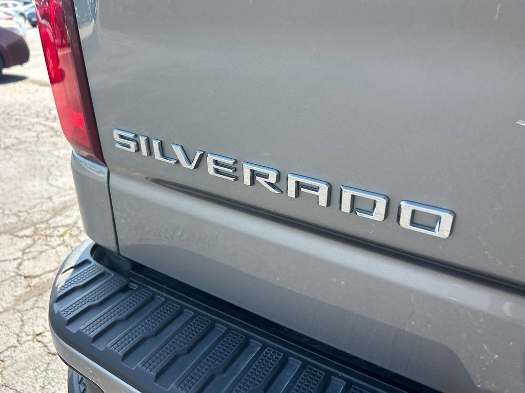 Used 2026 Chevrolet Silverado 1500 RST AWD/4WD image 12