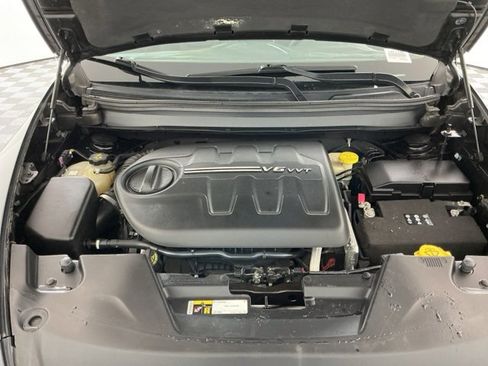 Used 2017 Jeep Cherokee Overland w/ Technology Group image 33