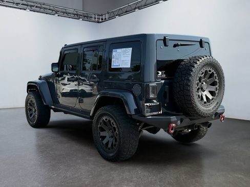 Used 2017 Jeep Wrangler Unlimited Sahara AWD/4WD image 5