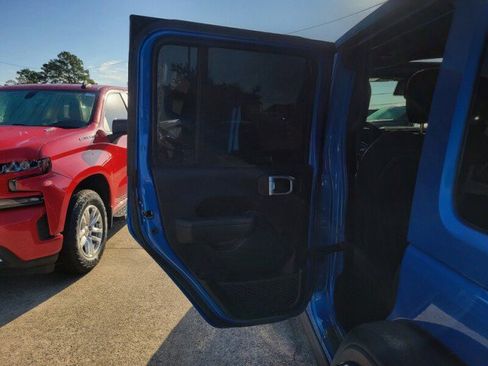 Used 2024 Jeep Wrangler Unlimited Rubicon 4xe w/ Technology Group image 29