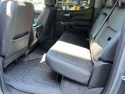 Used 2021 GMC Sierra 1500 SLT w/ SLT Convenience Package AWD/4WD image 17