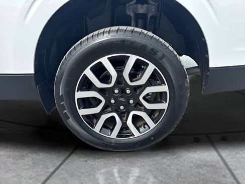Used 2023 Ford Maverick Lariat w/ Lariat Luxury Package AWD/4WD image 23
