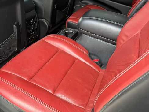 Used 2018 Dodge Durango SRT w/ SRT Interior Appearance Group AWD/4WD image 19