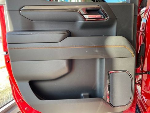 Used 2025 GMC Sierra 1500 AT4 w/ AT4 Premium Package image 9