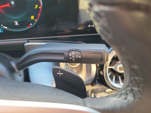 Used 2021 Mercedes-Benz GLB 250 image 32