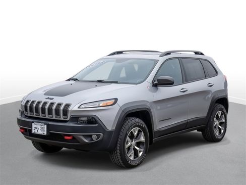 Used 2017 Jeep Cherokee Trailhawk w/ Comfort/Convenience Group image 4