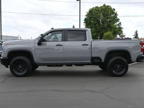 Used 2024 Chevrolet Silverado 2500 ZR2 w/ Technology Package AWD/4WD image 6