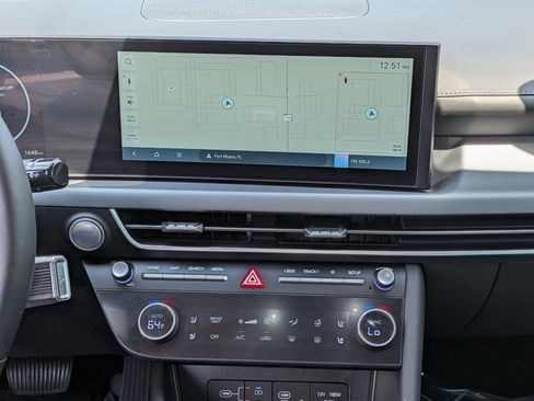 Used 2025 Hyundai Sonata Limited image 20