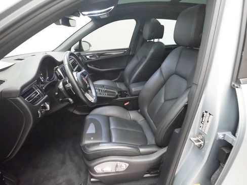 Used 2020 Porsche Macan AWD/4WD image 13
