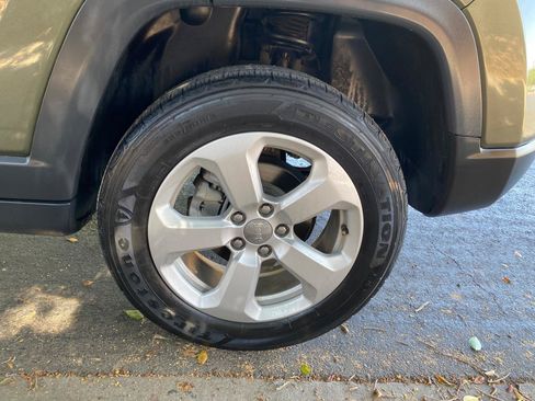 Used 2018 Jeep Compass Sport AWD/4WD image 17