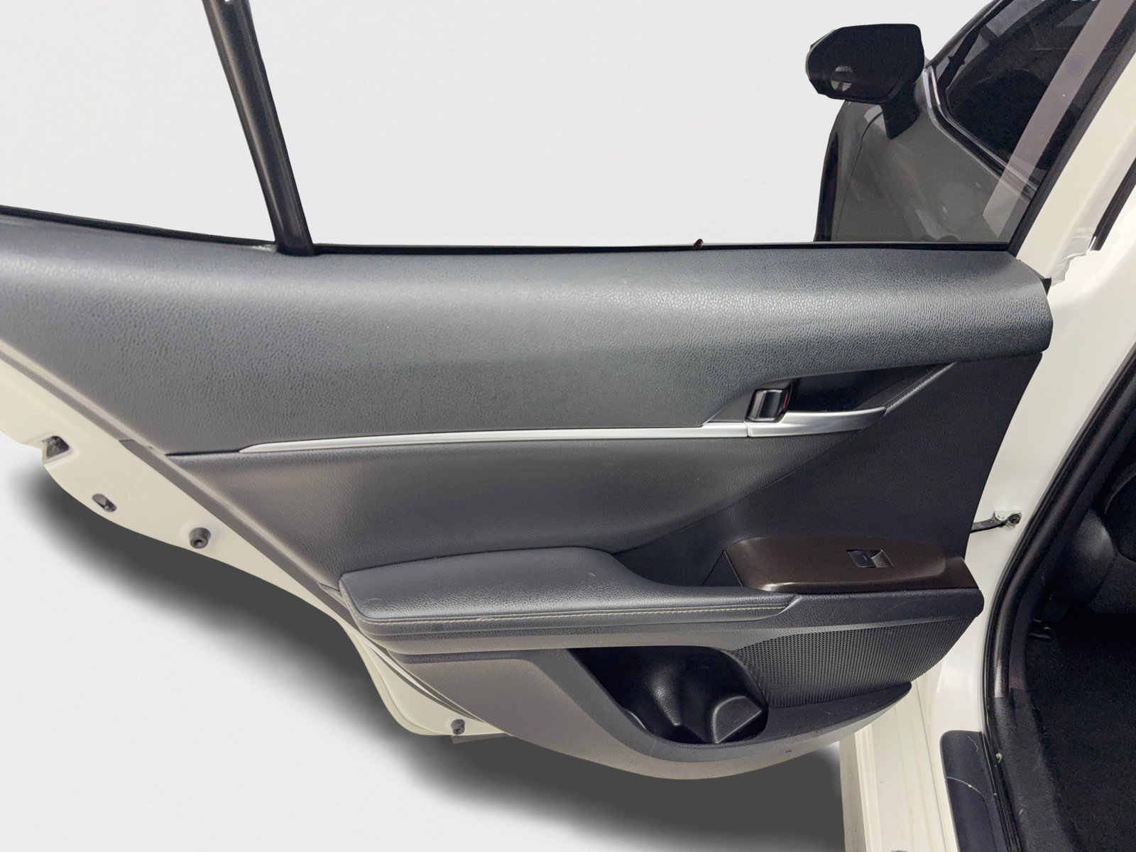 Used 2021 Toyota Camry XSE FWD image 43