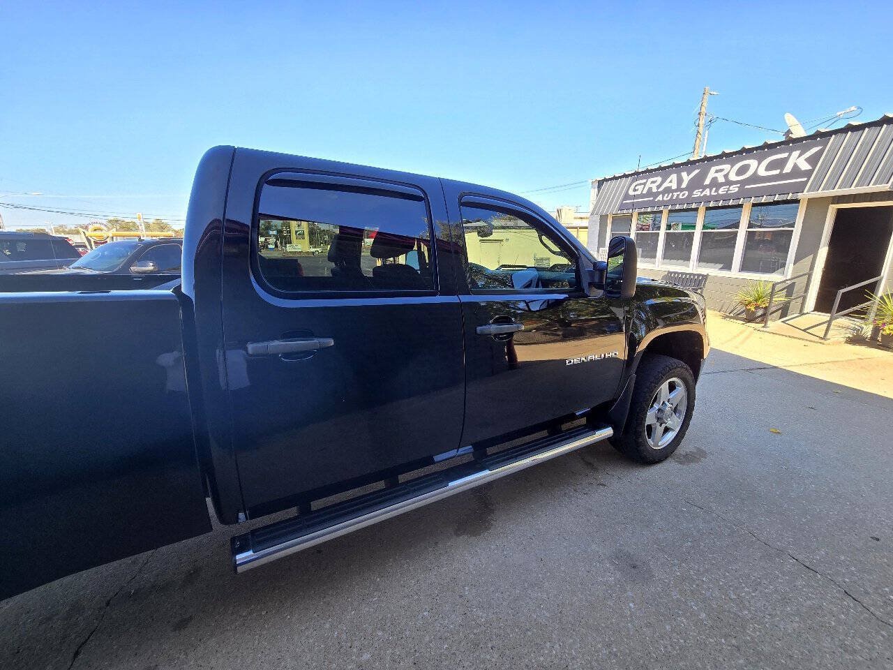 Used 2012 GMC Sierra 2500 Denali w/ Suspension Package, Off-Road AWD/4WD image 7