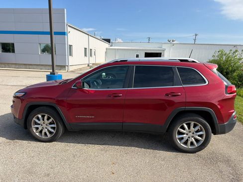 Used 2017 Jeep Cherokee Limited AWD/4WD image 8