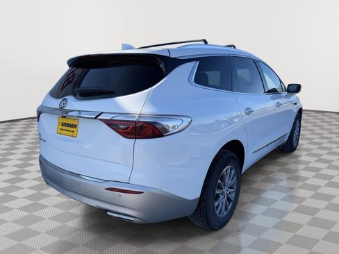 Used 2023 Buick Enclave Essence AWD/4WD image 3