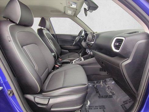 Used 2022 Hyundai Venue Limited FWD image 24