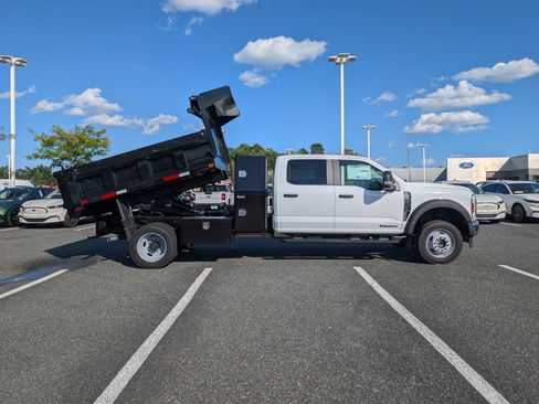 New 2025 Ford F550 4x4 Crew Cab image 3