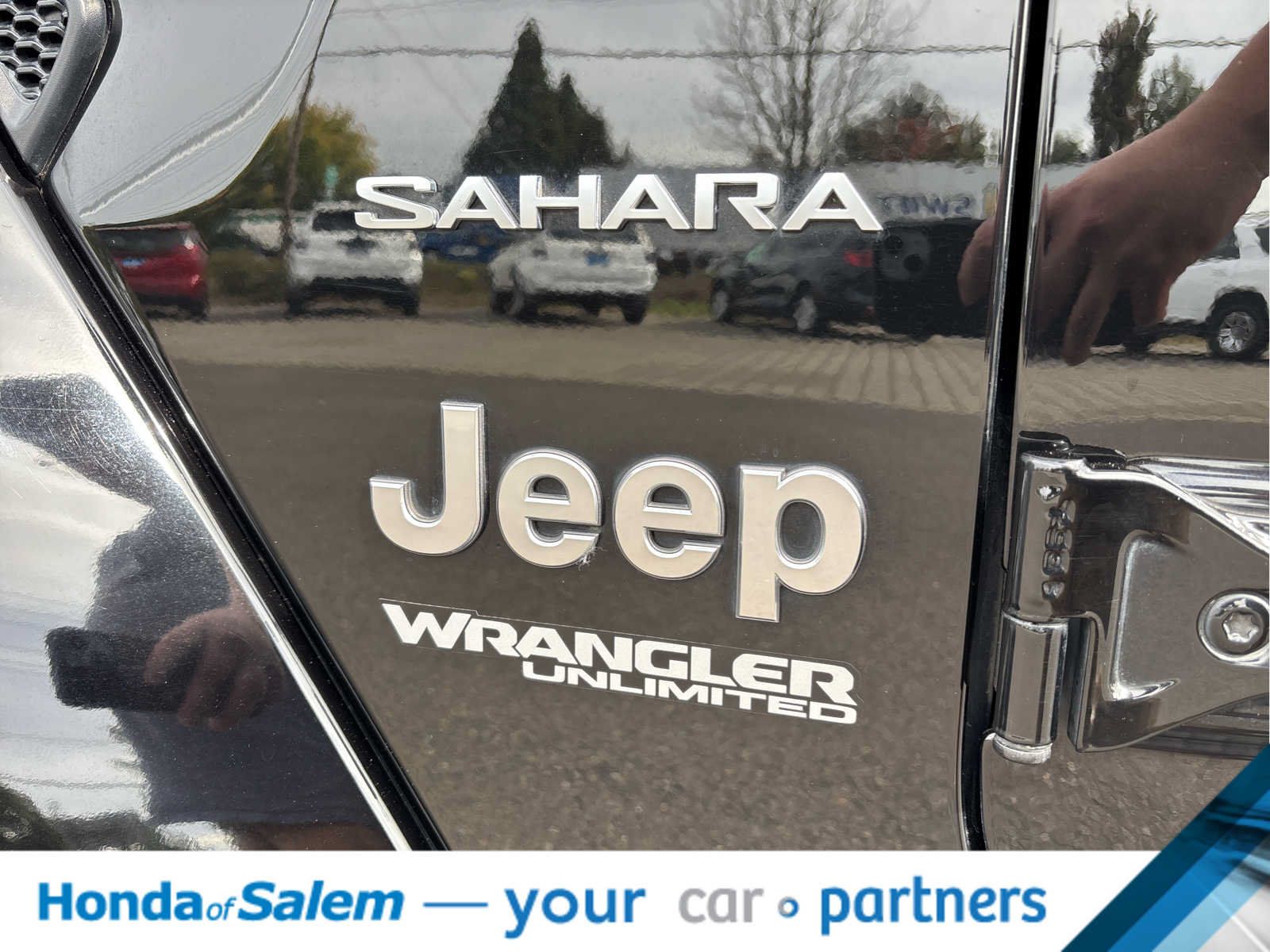 Used 2020 Jeep Wrangler Unlimited Sahara AWD/4WD image 7