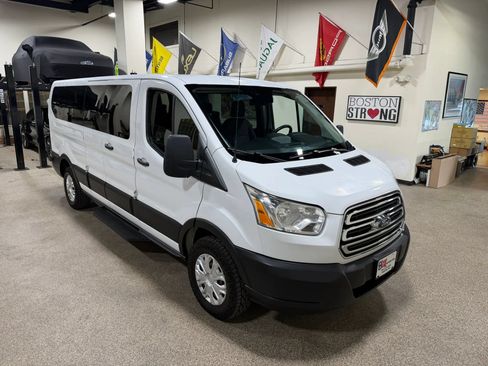 Used 2019 Ford Transit 350 XLT RWD image 5