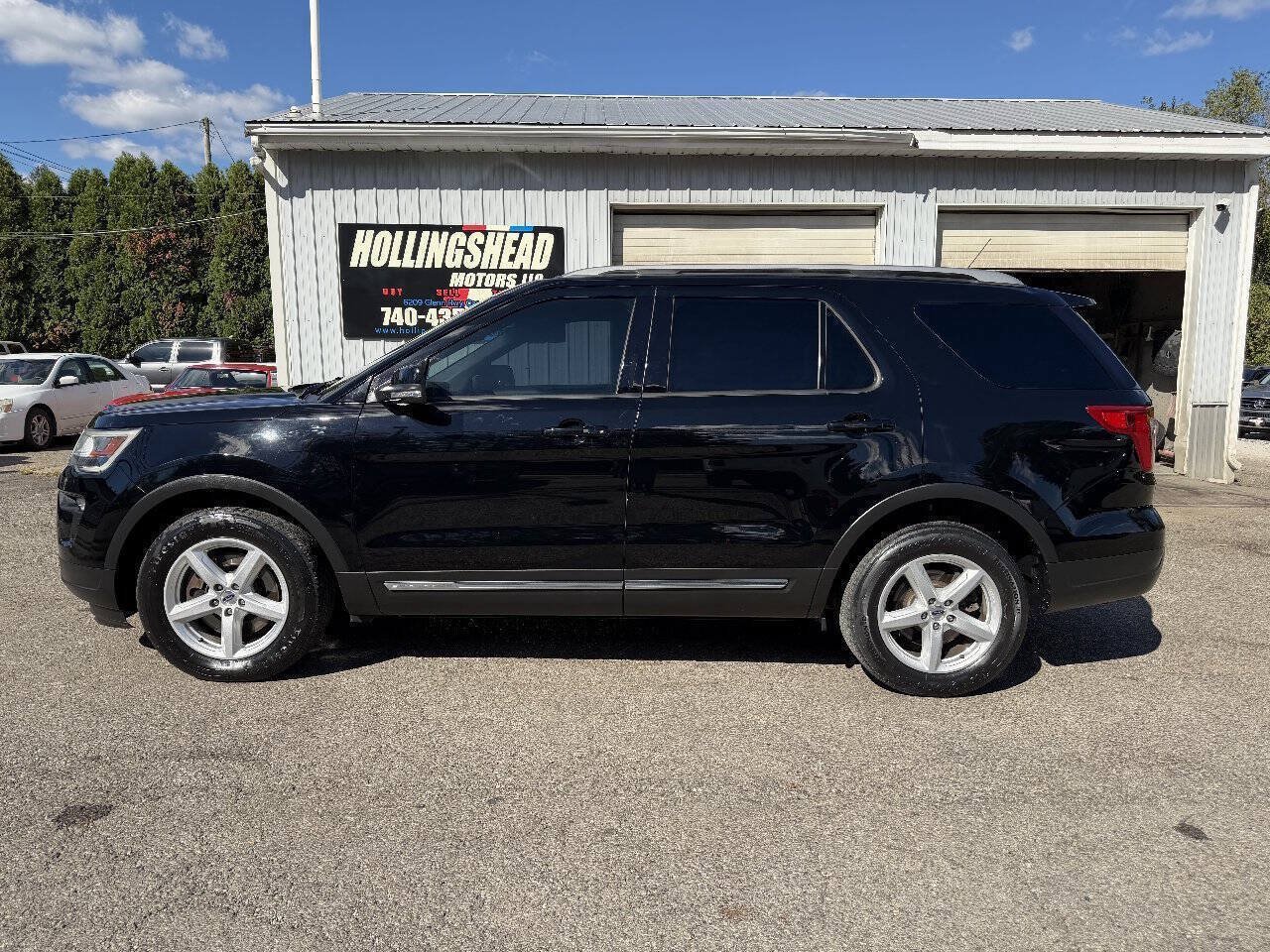 Used 2018 Ford Explorer XLT w/ Equipment Group 202A FWD image 8