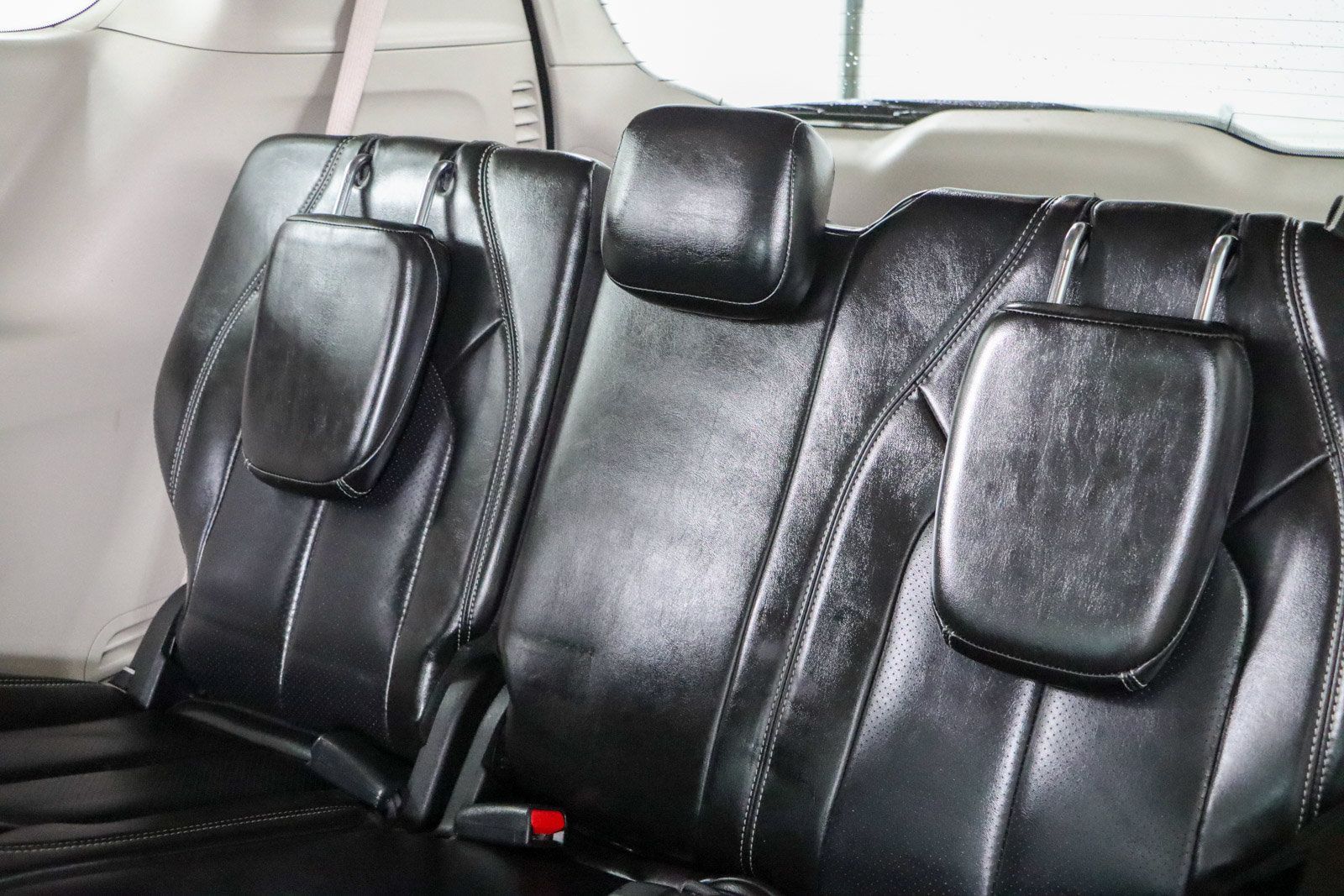 Used 2023 Chrysler Pacifica Touring-L FWD image 25