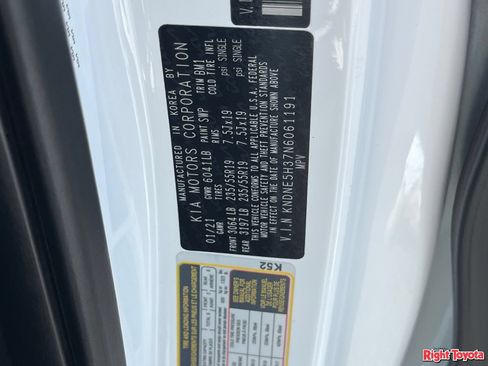Used 2022 Kia Carnival SX FWD image 32