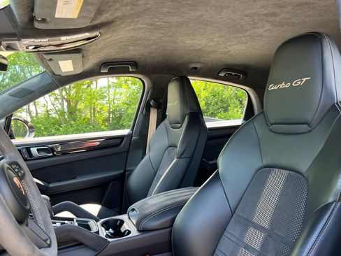 Used 2022 Porsche Cayenne Turbo GT AWD/4WD image 25