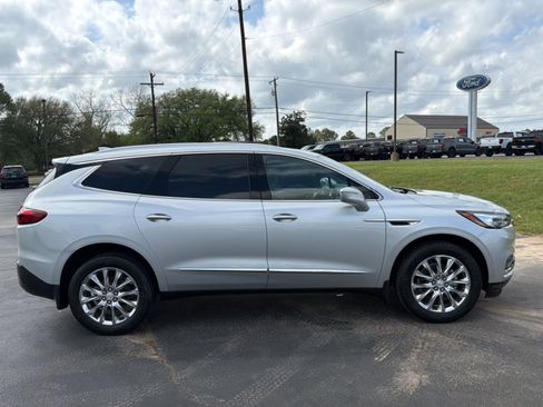 Used 2019 Buick Enclave Premium image 2