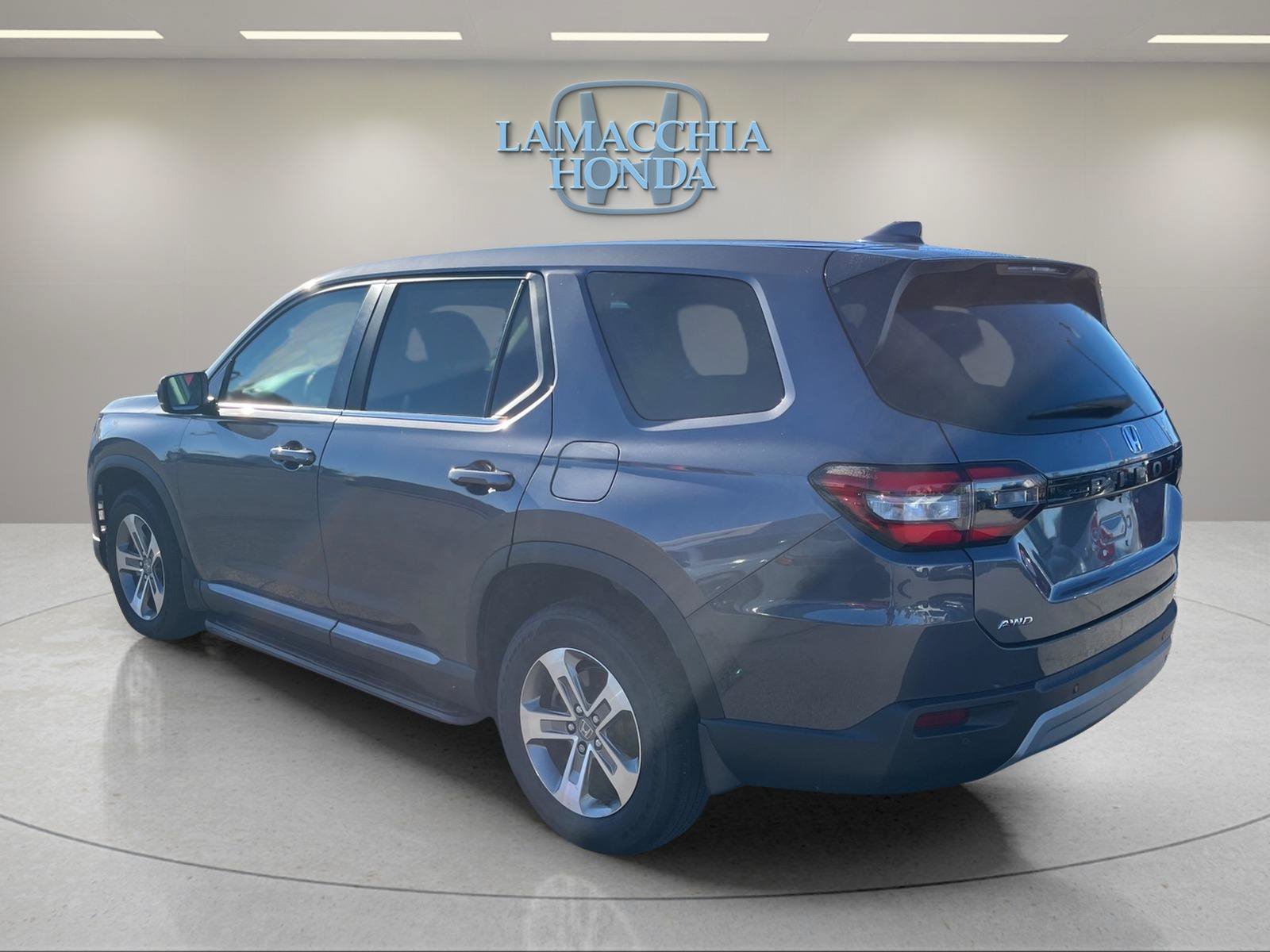 Used 2023 Honda Pilot EX-L image 3