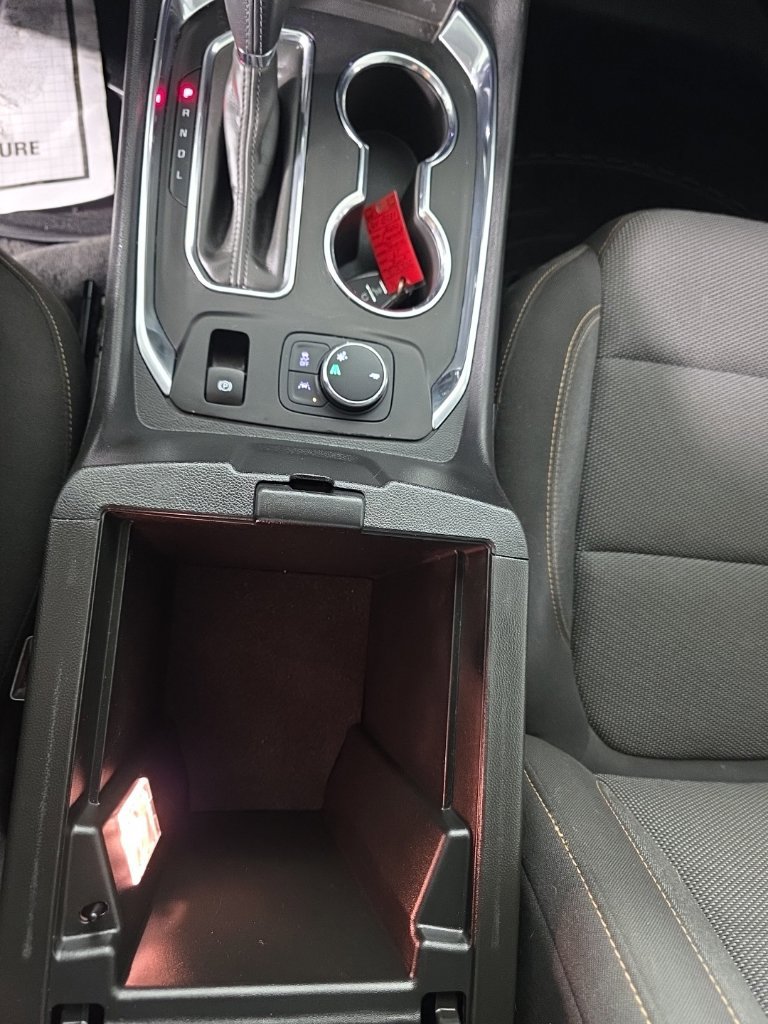 Used 2020 Chevrolet Traverse LT FWD image 23