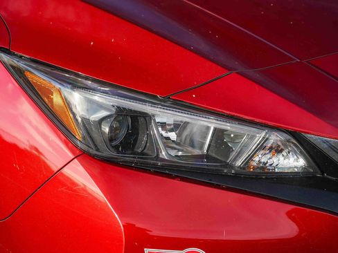 Used 2021 Nissan Leaf SV image 2