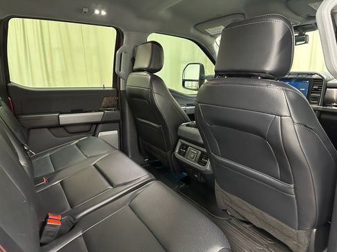 Used 2024 Ford F250 Lariat w/ Black Appearance Package image 23