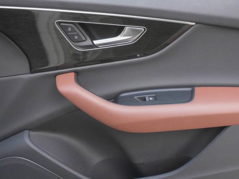 Used 2021 Audi Q7 2.0T Premium w/ Convenience Package image 28