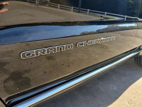 Used 2021 Jeep Grand Cherokee Summit AWD/4WD image 14