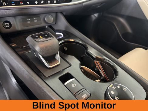 Used 2025 Nissan Rogue SL w/ Tech Package image 19